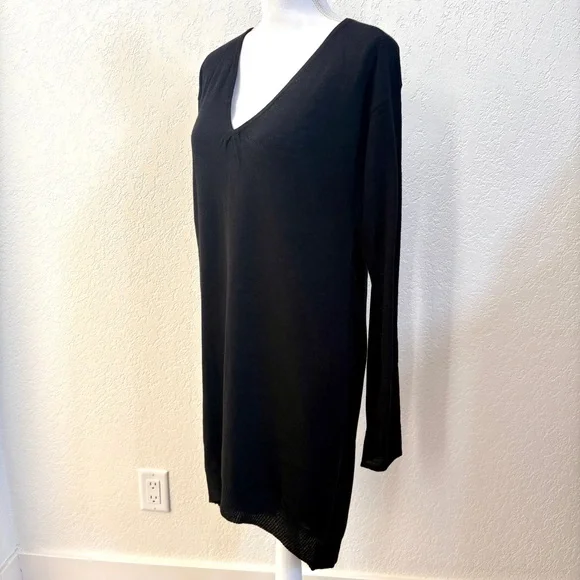 New Amateurs Black Long Sleeve V-neck Cashmere Dress - Picture 4 of 10
